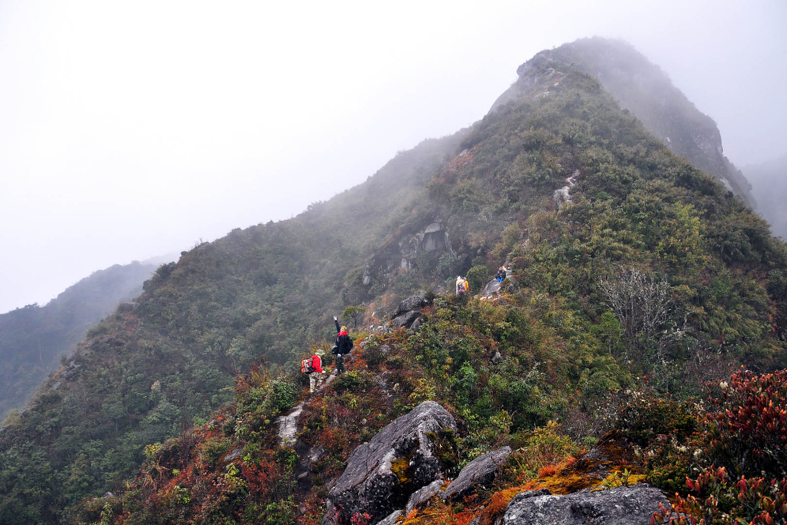 Trekking Bach Moc Luong Tu Ky Quan San Tour 4 Days